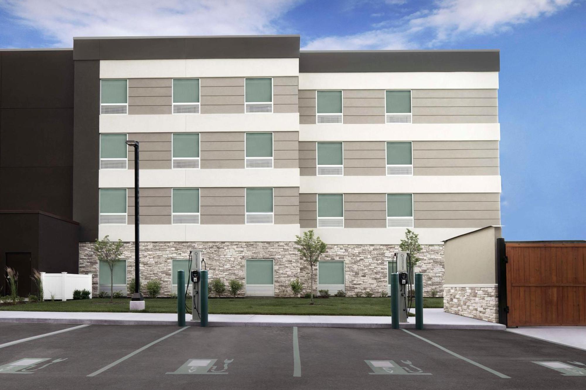 Home2 Suites By Hilton פוקיפסי מראה חיצוני תמונה